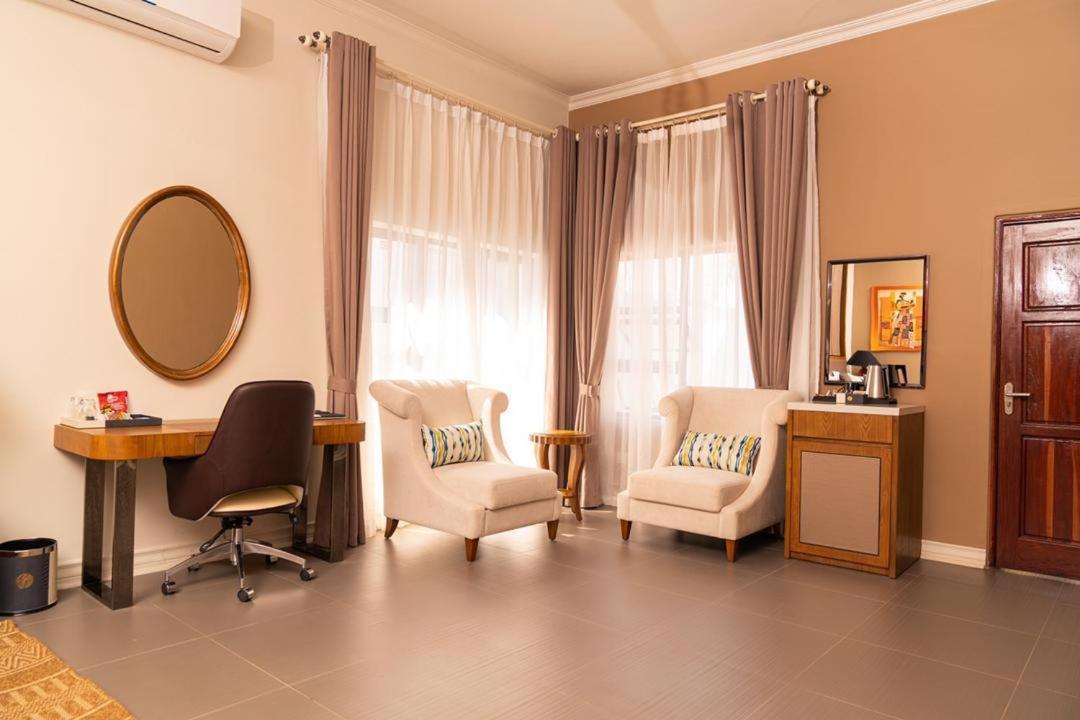 Ezulwini Villa Hotel Хараре Экстерьер фото