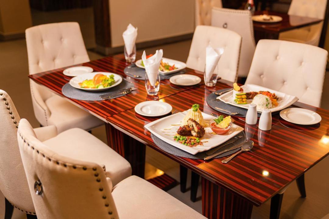 Ezulwini Villa Hotel Хараре Экстерьер фото